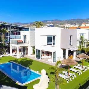 https://villa-oasis-garden.in-canary-islands.com